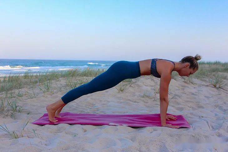 一套加强全身力量的瑜伽序列,练完真酸爽!