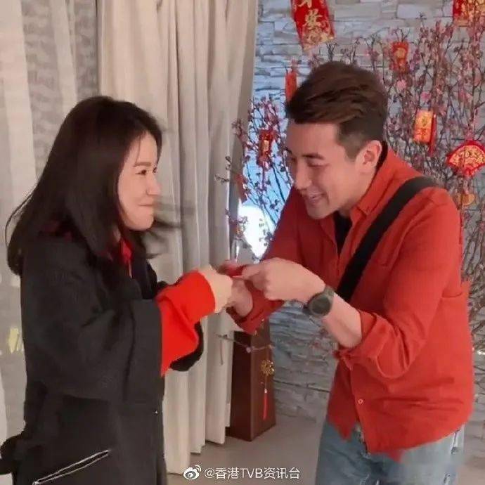 帮黄翠如出头萧正楠闹爆洪永城利是痴汉