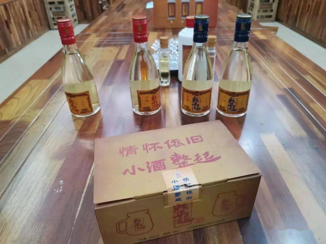 橄榄有情"淡定哥",茶花妩媚"采茶妹",山清水秀"景谷清",一缕情怀"傣司
