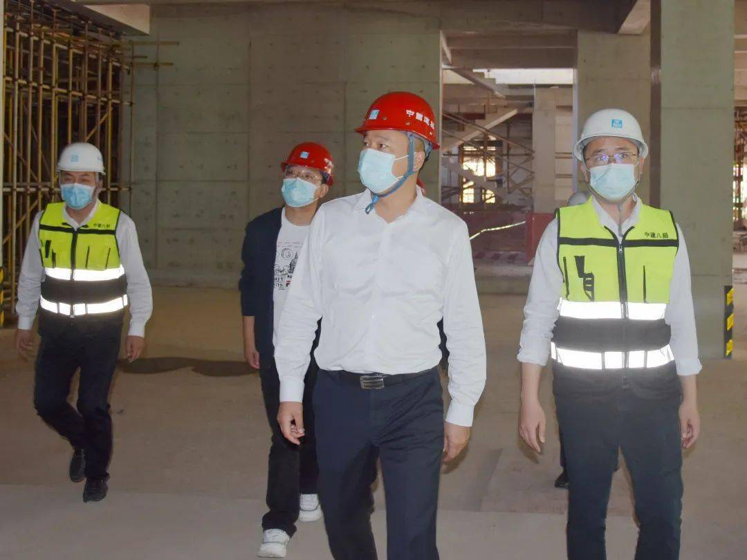 总工程师黄贵到南宁威宁青运村等项目开展春节期间安全带班检查