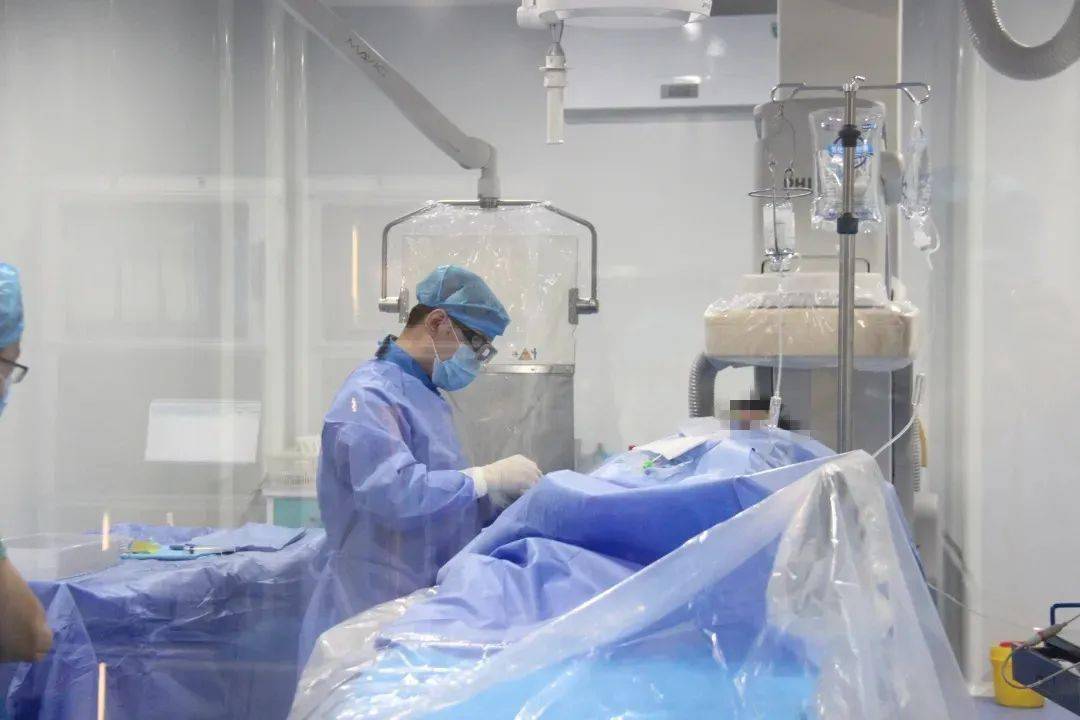 冠状病人口述_新型冠状病毒病人图片