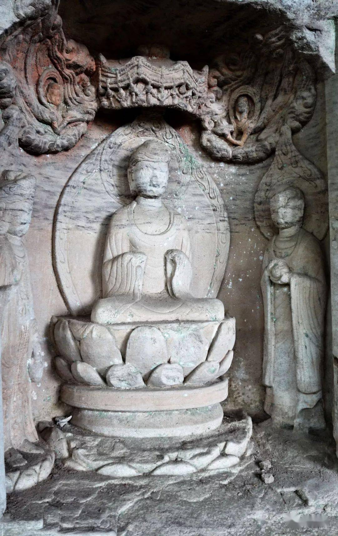 唐代宝冠天衣千手观音龛:大足北山石刻艺术系列之六