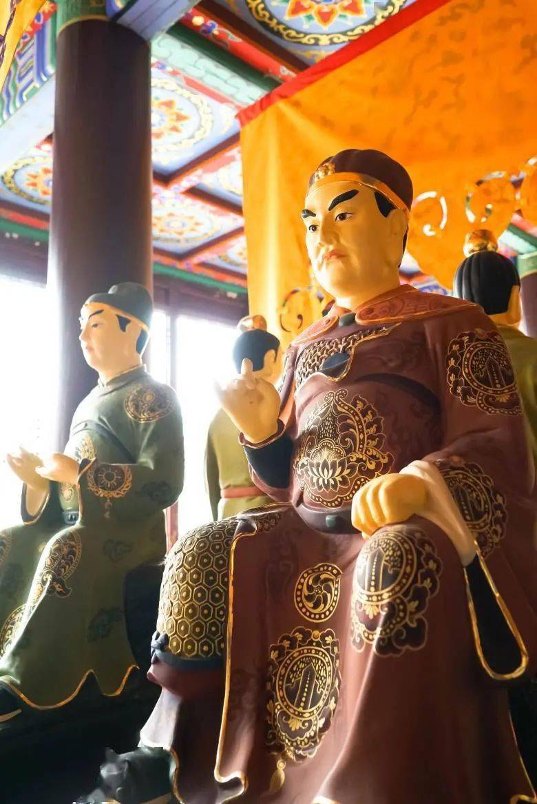 传说(白话):壬戌太岁相,左手握拳.