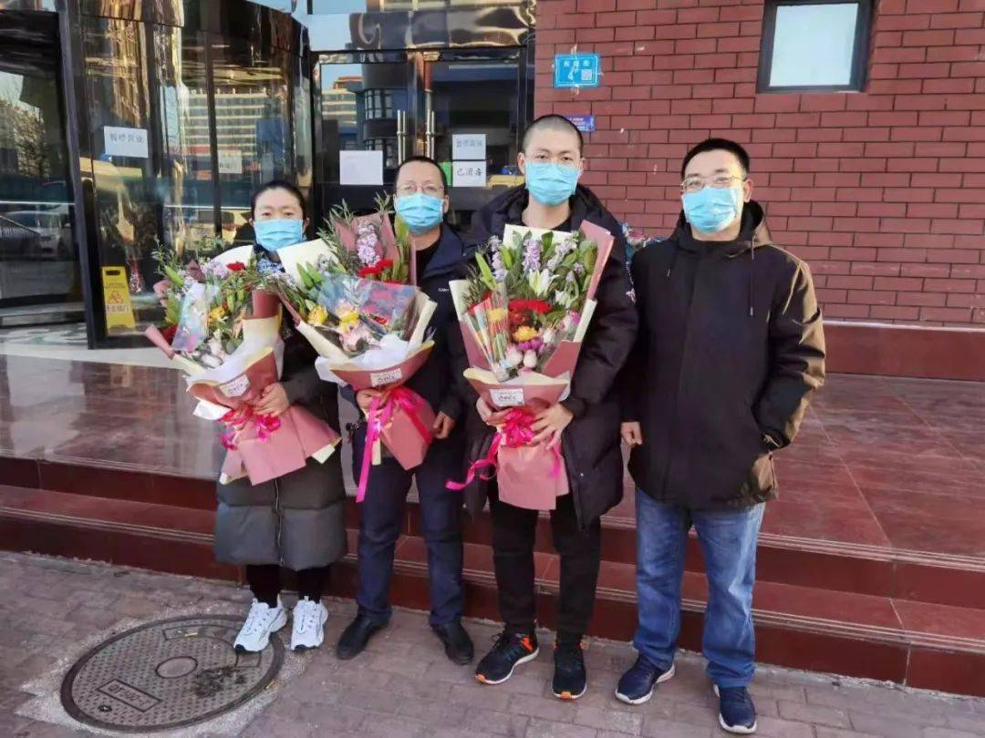 医院共同驰援邢台南宫市抗疫工作的齐凤华,李玉海,刘振双三名医疗队员