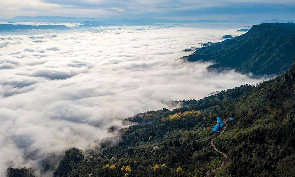 美圖| 航拍重慶石嶺山雲海 氣勢磅礴蔚為壯觀_巴南區