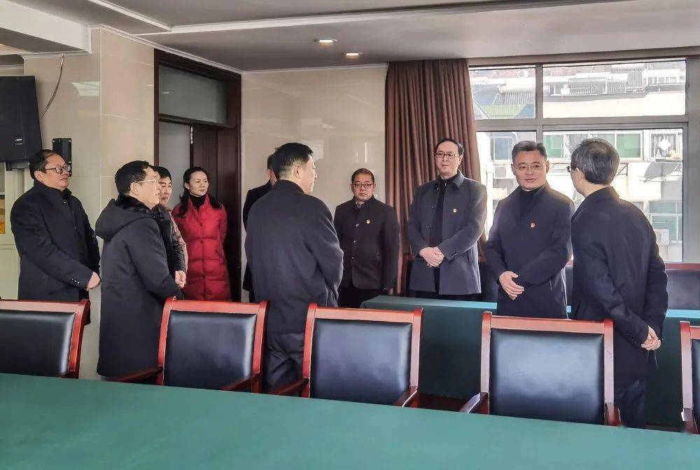 长丰检察长丰县委常委政法委书记俞成山看望慰问检察干警