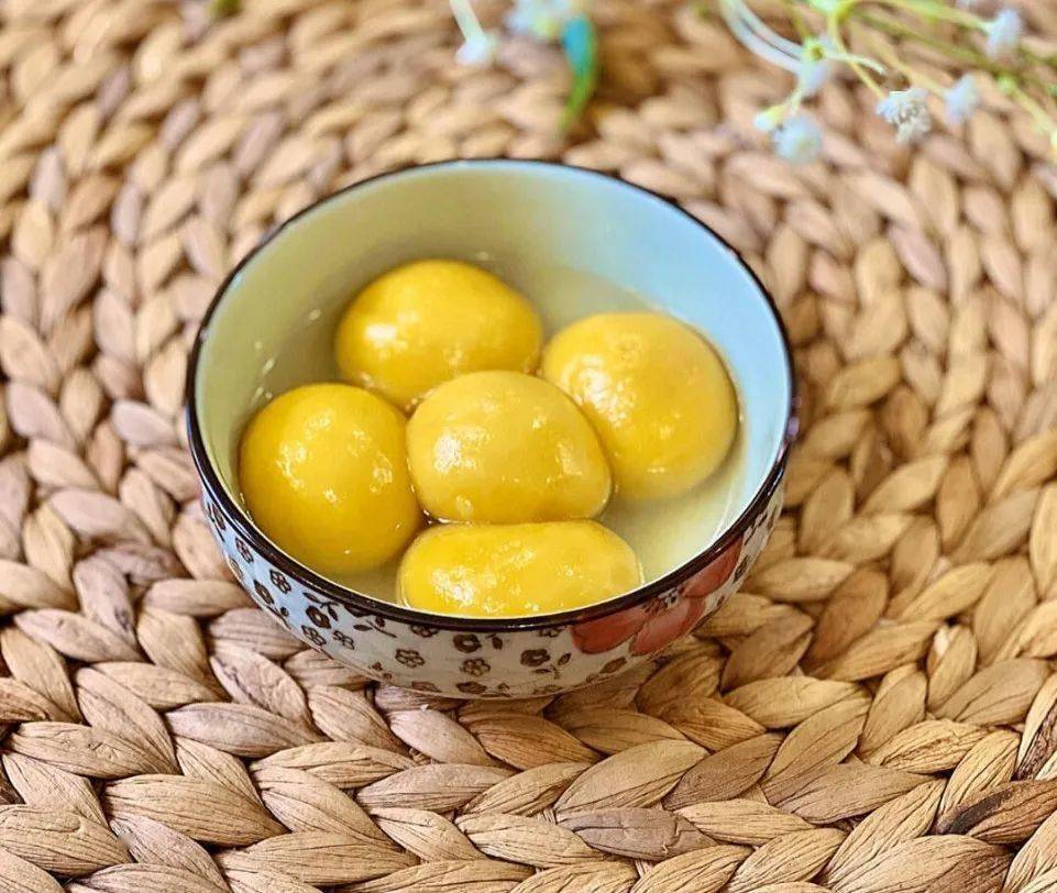 这萦绕口腔的味道,不愧为"舌尖上的诱惑"!_汤圆