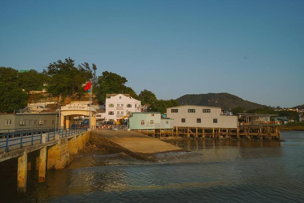 来澳门旅游最浪漫的事:路环看日落_渔村