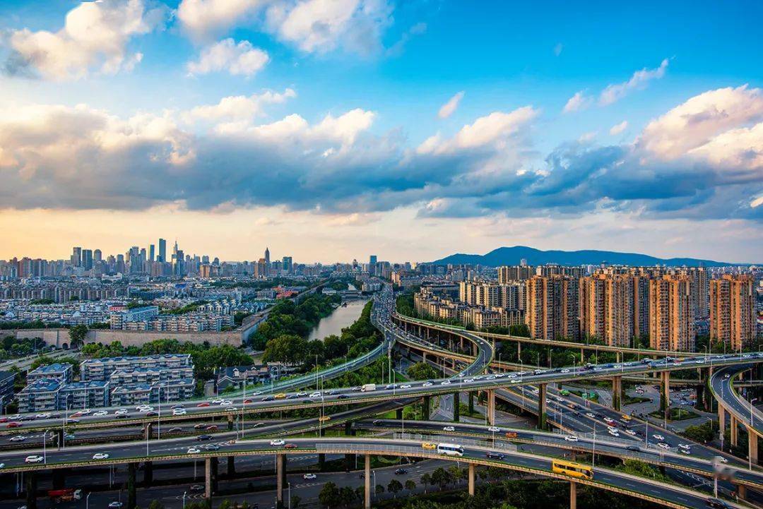 全国人均gdp十强城市_夜晚城市图片(3)