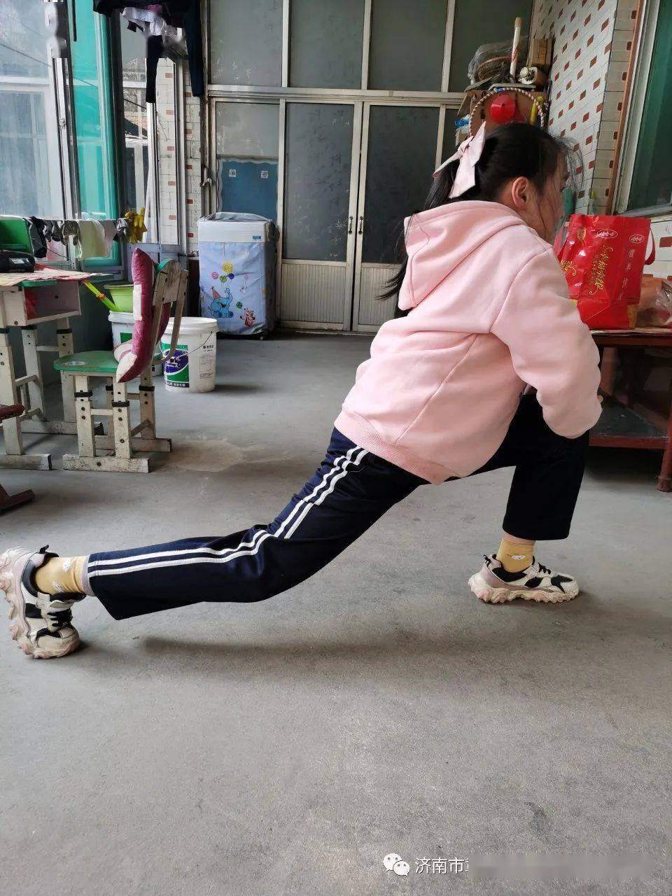 运动每一天快乐过寒假刁镇学区中心小学寒假体育锻炼让学生动起来