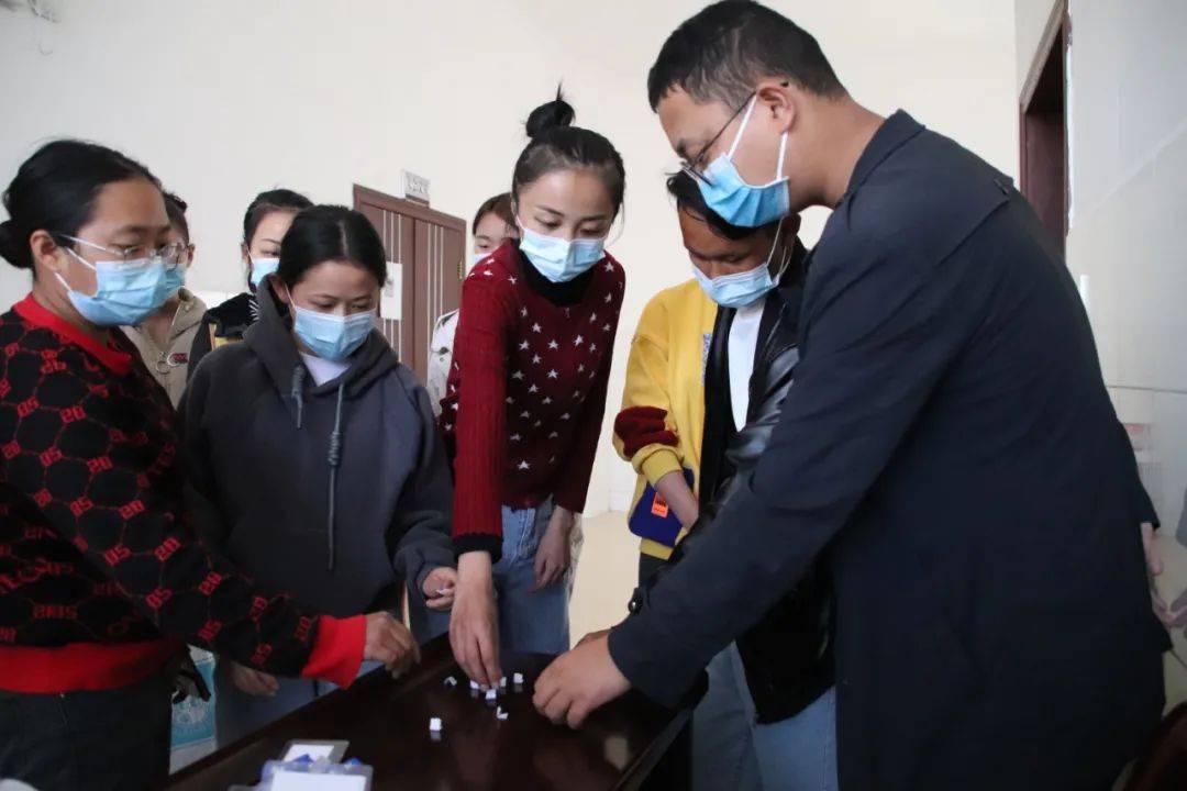 中国县人口排名2021年_中国姓氏人口排名(3)