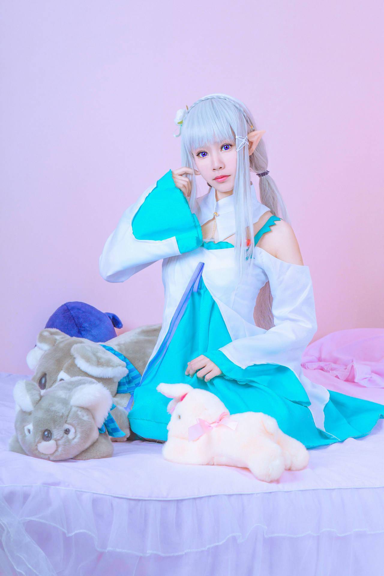 从零开始的异世界生活艾米莉亚睡衣cosplay