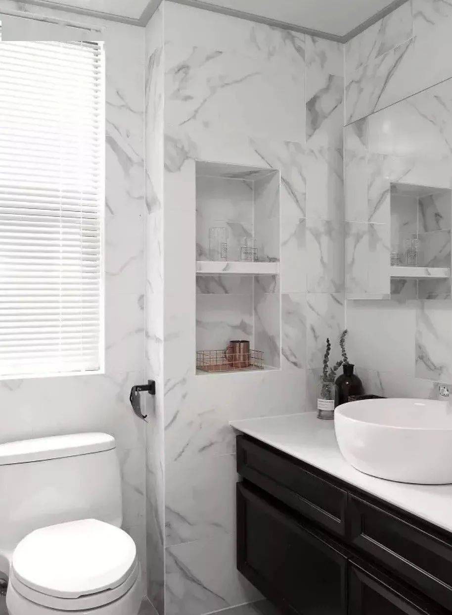 面积不大的卫生间 收纳可以这样做 壁龛是个好东西 空间