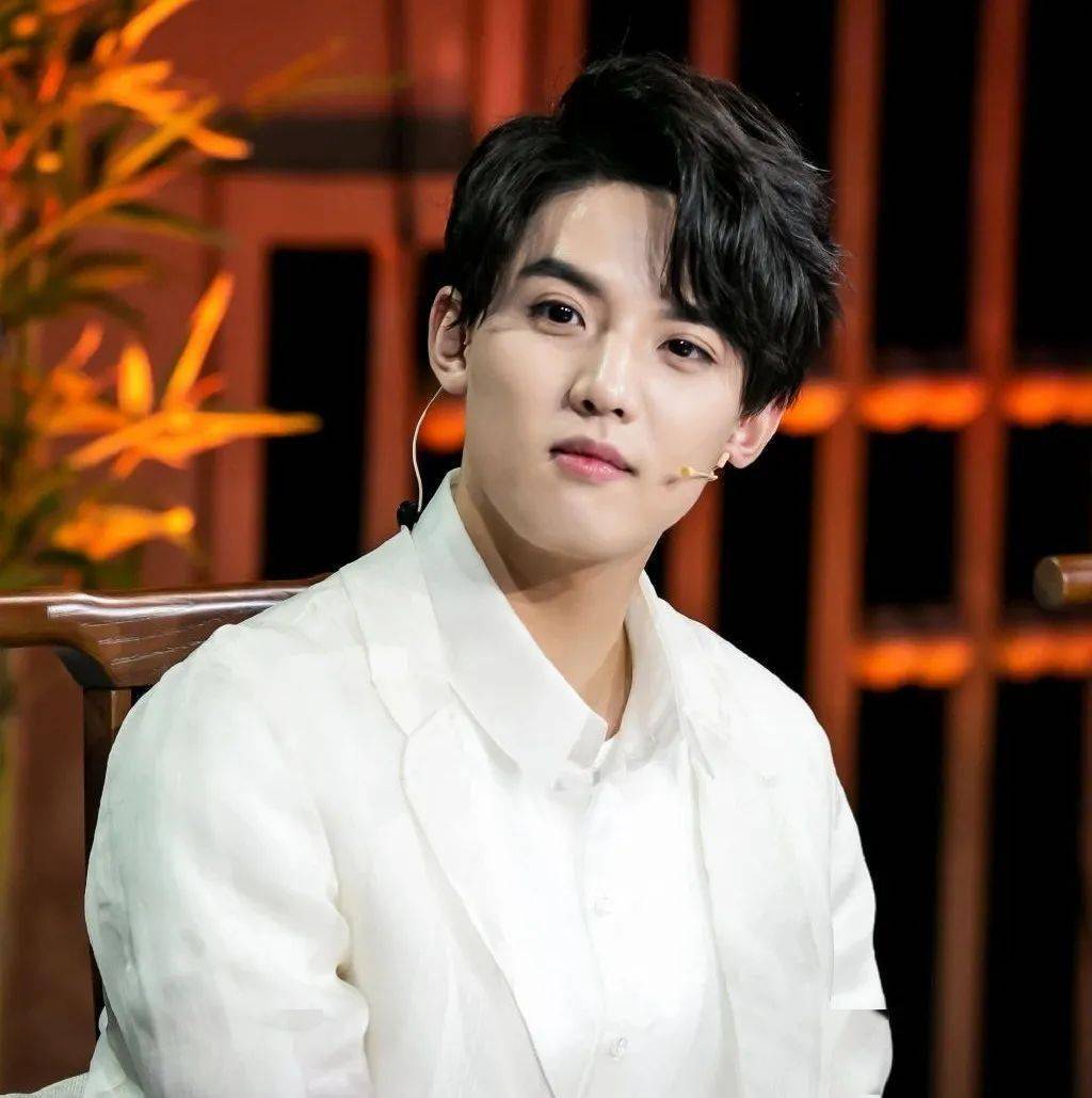 微信头像周峻纬