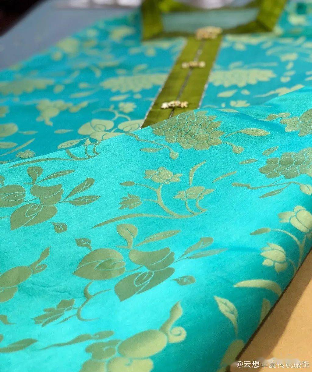 古人能织出赘婿里呈现两种颜色的暮云纱吗