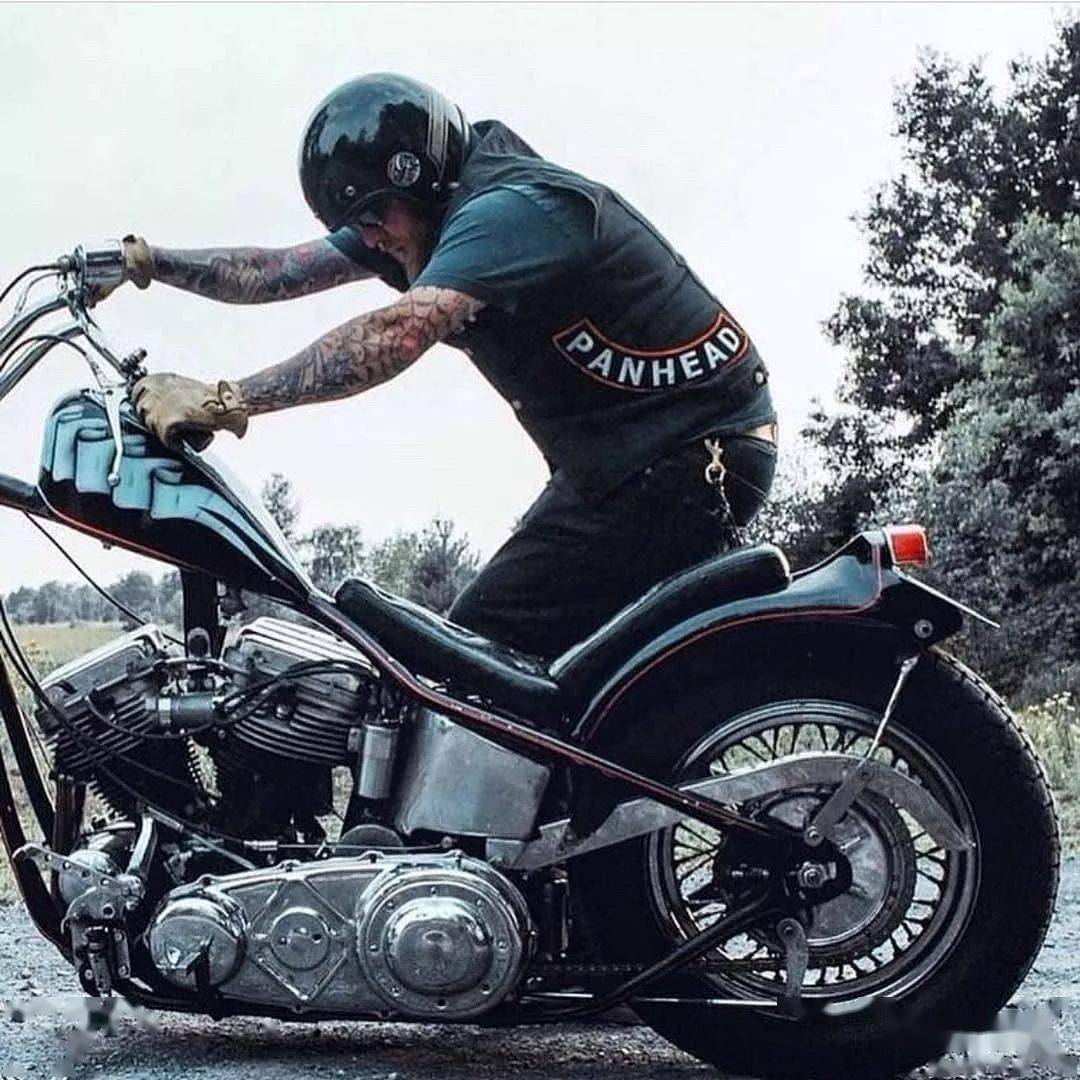 露出你的纹身,骑上你的哈雷