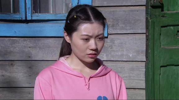 樱桃红天大好消息笑笑终于可以上艺校了可笑笑没给她好脸色