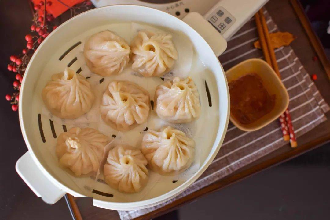 爆汁流油的豆腐灌汤包,真是太好吃了_包子