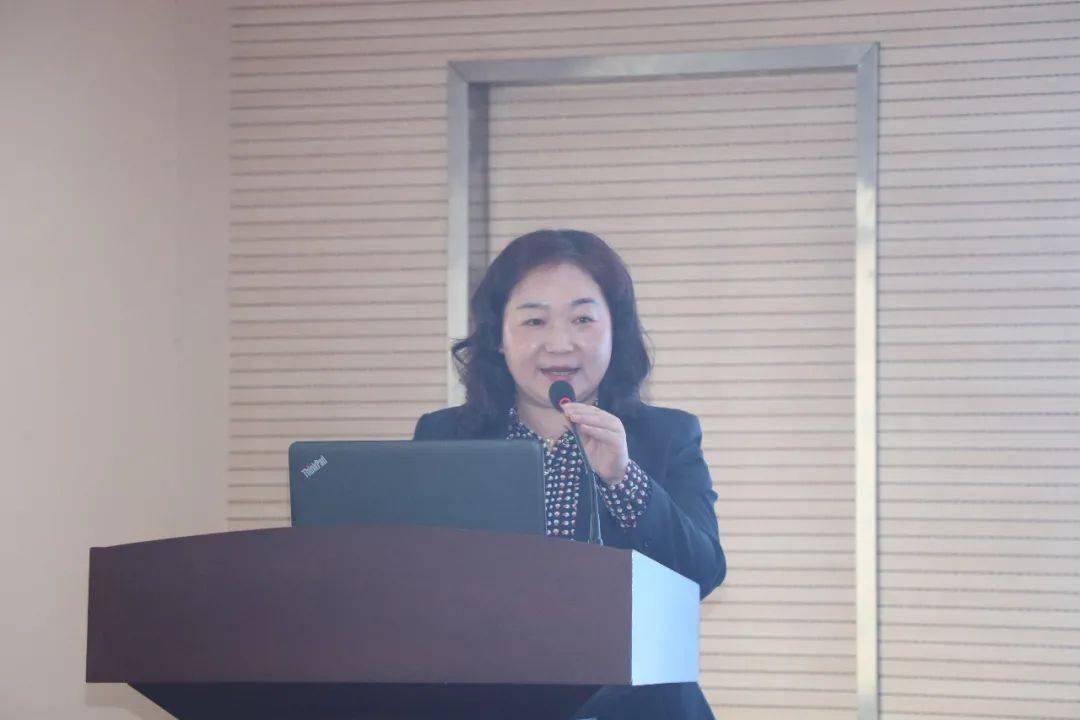 公司总经理刘文兰作了经营工作报告,总结了2020年公司取得的成绩,并对