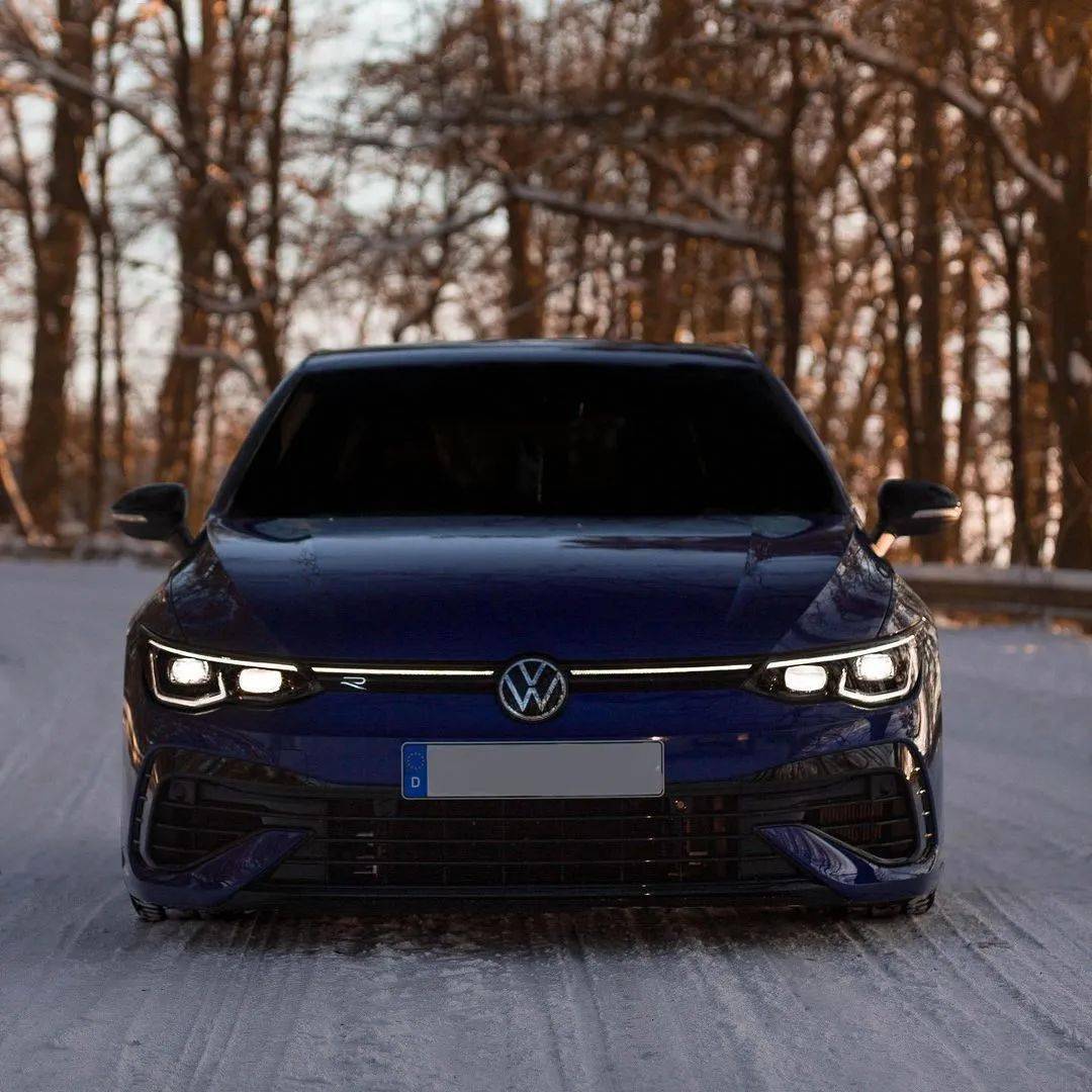 黑白格调高尔夫mk8rgti