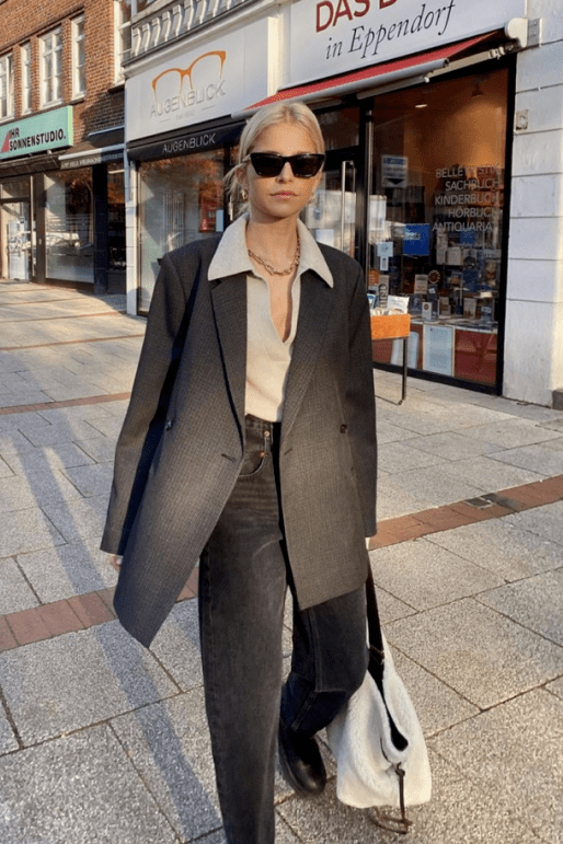 除此之外,还可以佩戴一些重金属感首饰,让整体造型更加精致,不单调!