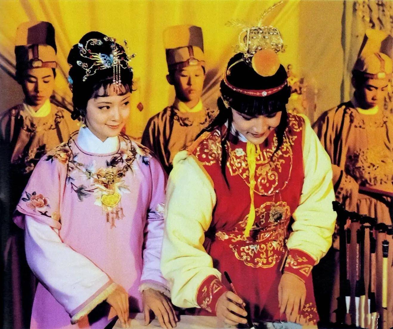 元春省亲林黛玉为什么要帮贾宝玉写诗