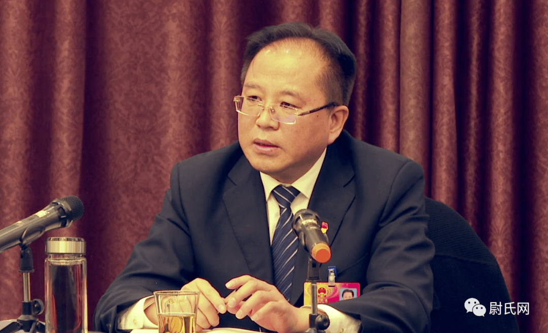 梁东雁参加县十四届人大六次会议县直第一代表团,洧川代表团分组讨论