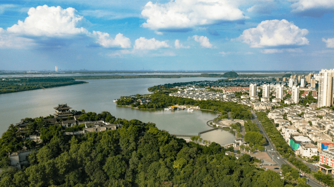 扛起主城新使命打造产业新地标访京口区委书记徐申锋