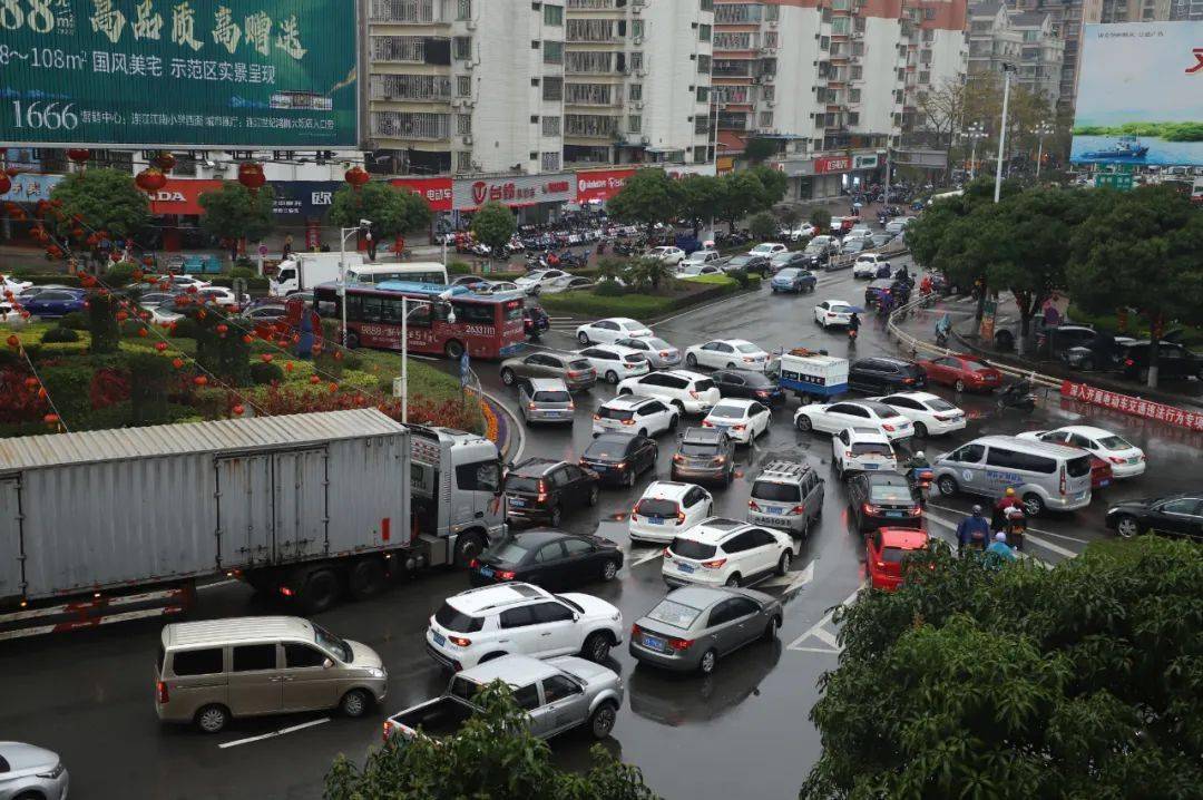 堵堵堵元宵下雨连江环岛大堵车你被堵在路上了吗