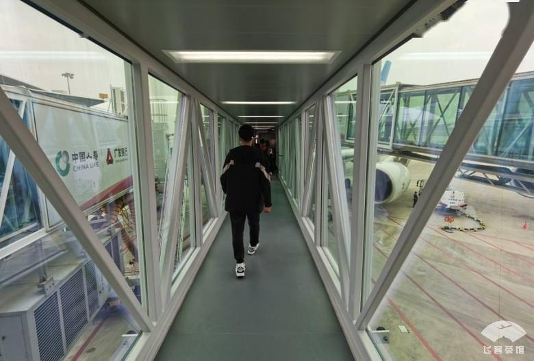 下层廊桥四发客机上层廊桥上层机舱门上层经典角度机舱设施与服务机舱