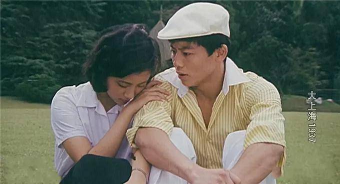 林怀部与养伤期间认识的王月英(孙懿雯 饰)产生了感情,而王月英恰恰是