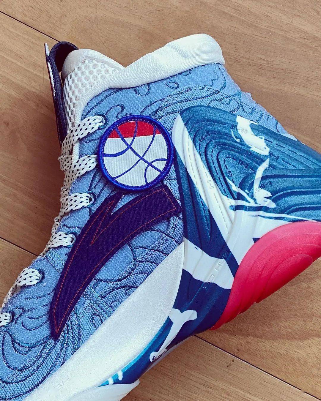 实战新语库里8的新配色怎么让我想起了怒买韦4全明星的八双哥