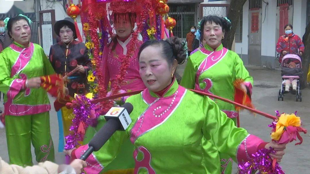 網絡中國節元宵劃旱船挑花燈傳統民俗鬧元宵