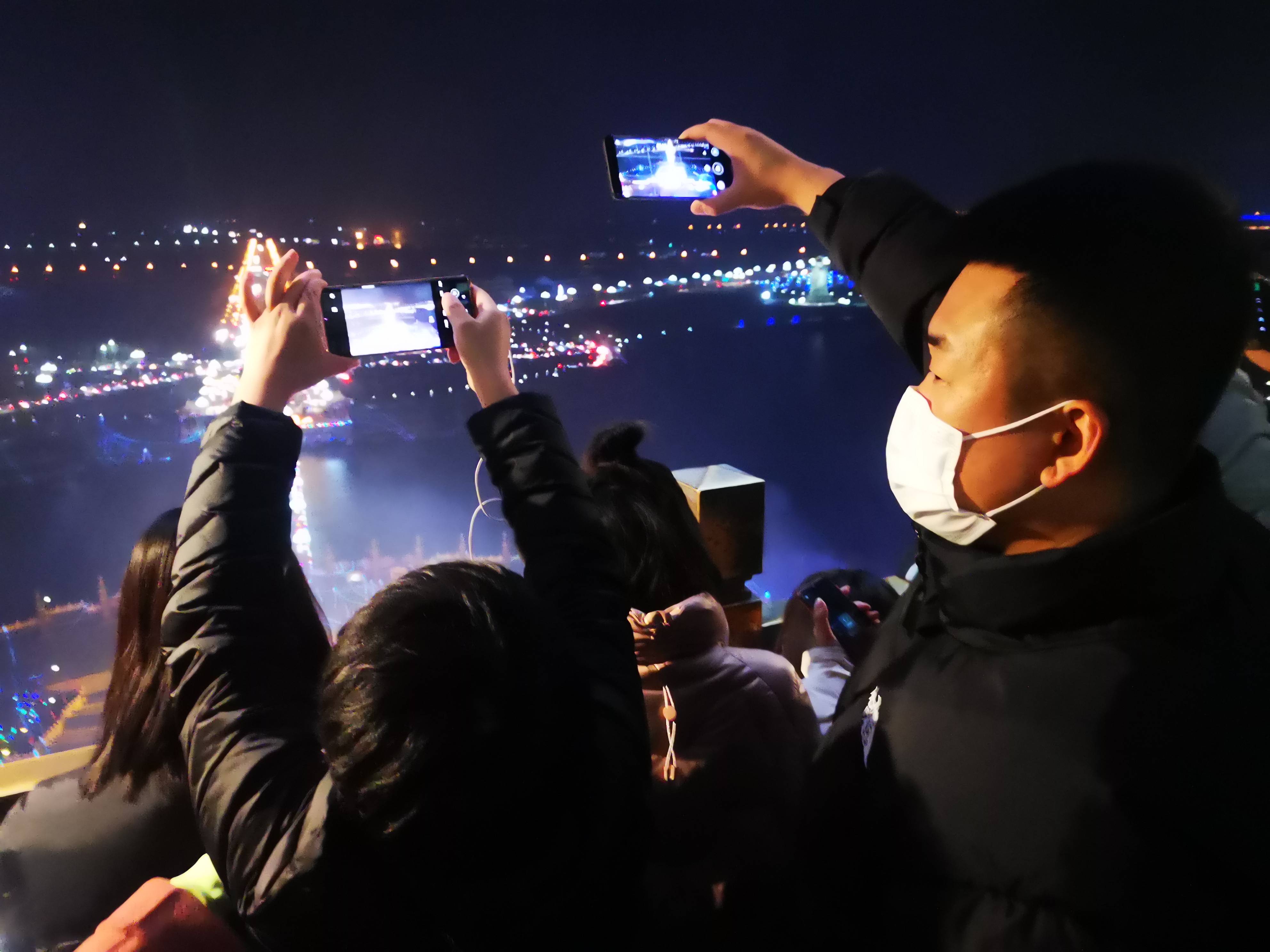 青铜峡市黄河楼旅游区多彩活动闹元宵