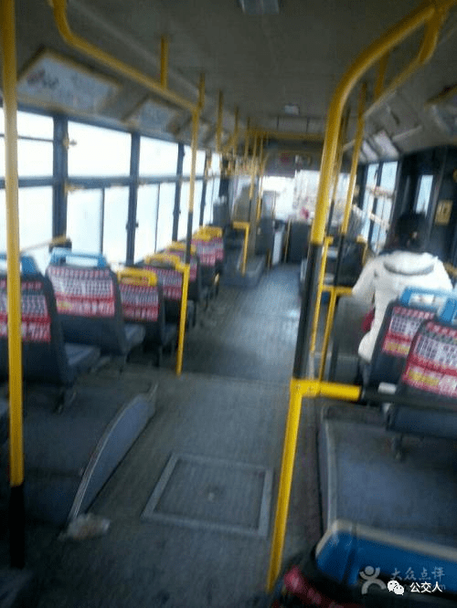 公交司机招聘信息_长汀 公交驾驶员招聘启事(2)
