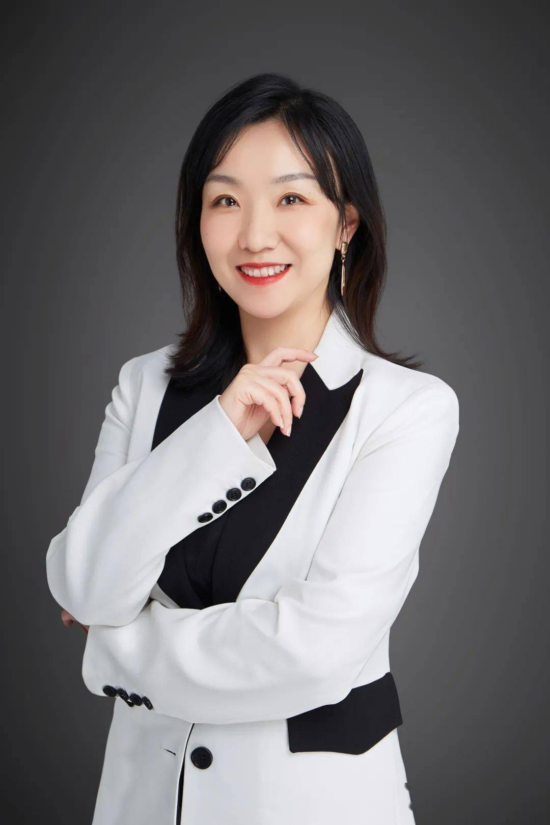 pfc(计划财务中心)-财务管理部总监-梁蕾项目申报根据公司产品发展