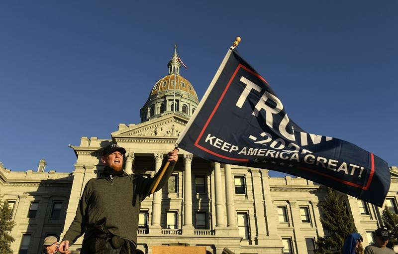 冲击国会山(图片来源:视觉中国)