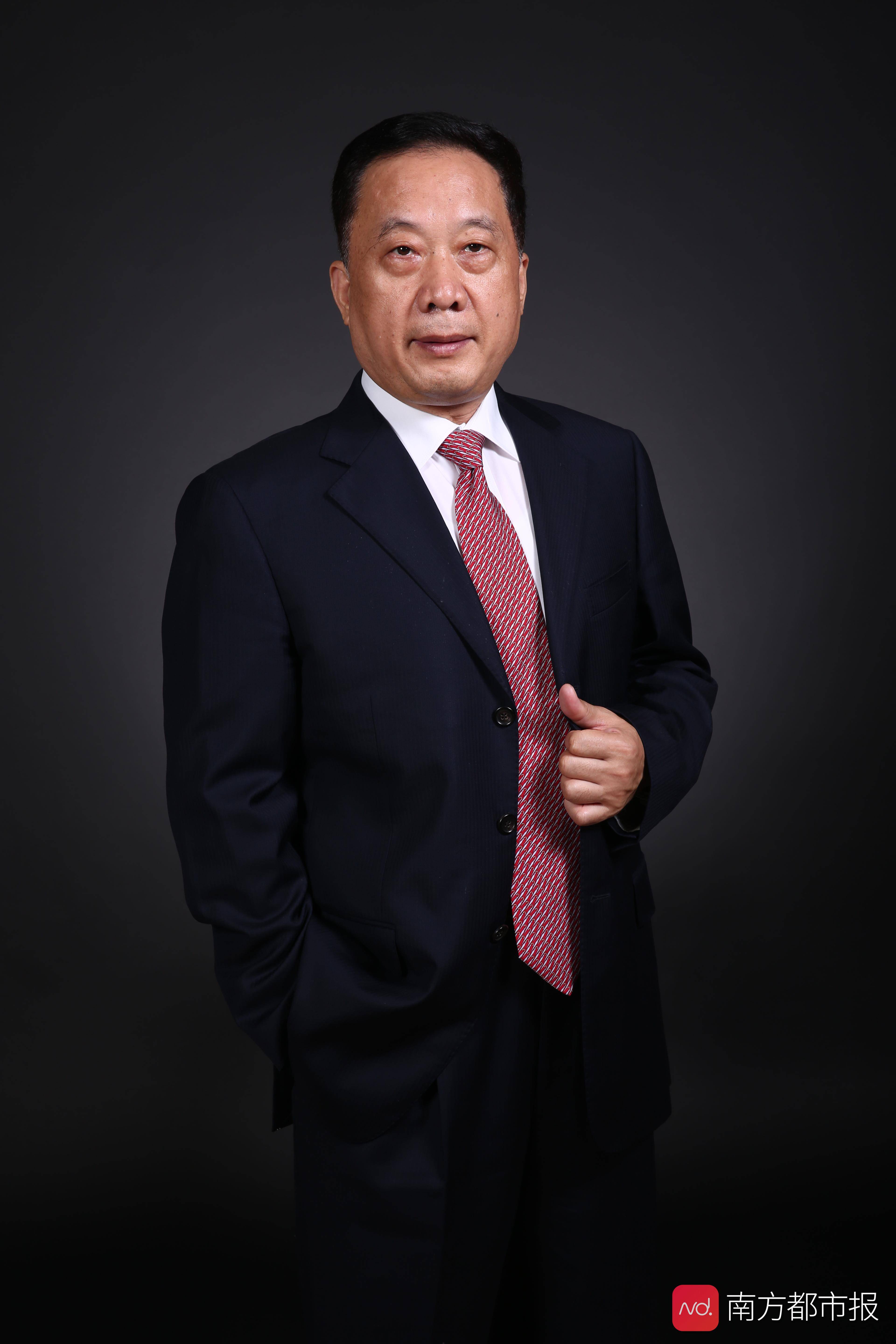 人大代表自曝gdp造假_月亮代表我的心简谱(2)