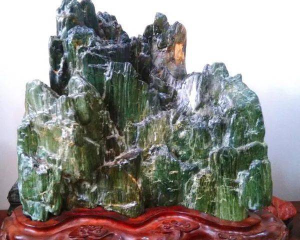 罕见青岛崂山玉原石国内众多收藏家争夺