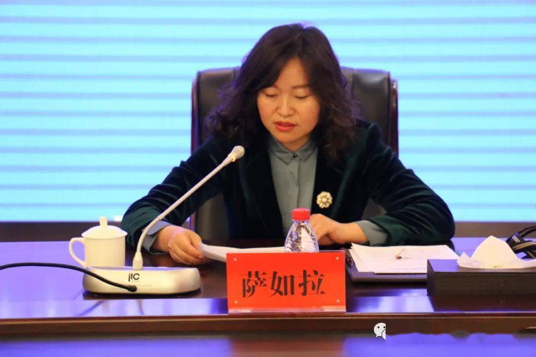 旗委党校教师滕玉红做了专题辅导:培训内容政治性,政策性,指导性强