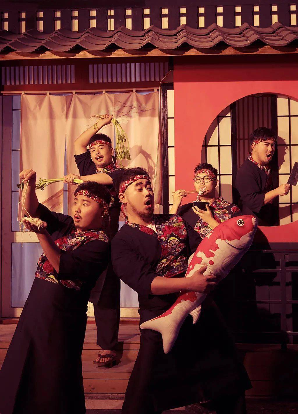 图为熊猫堂五位成员就连观众的关注点也无法聚焦在选择偶像上,"还不如