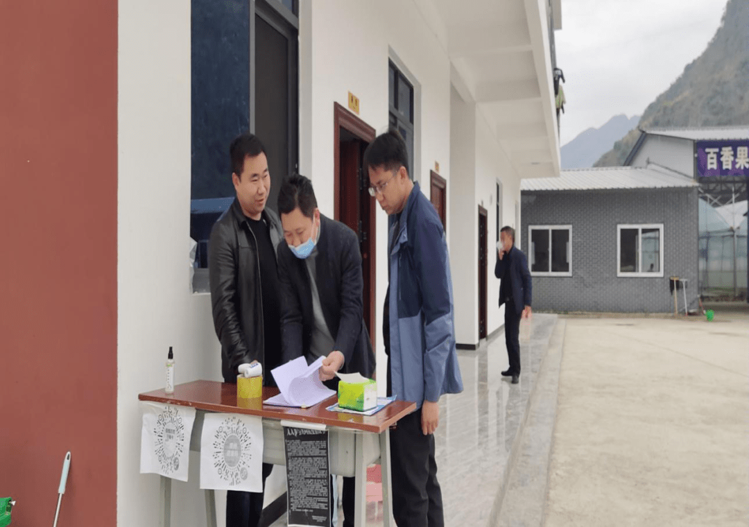 望谟县有多少人口_望谟县麻山牛场图片(3)