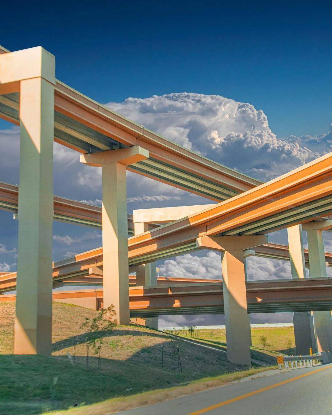 特殊的视觉美感柔和色调下的隐喻性摄影作品