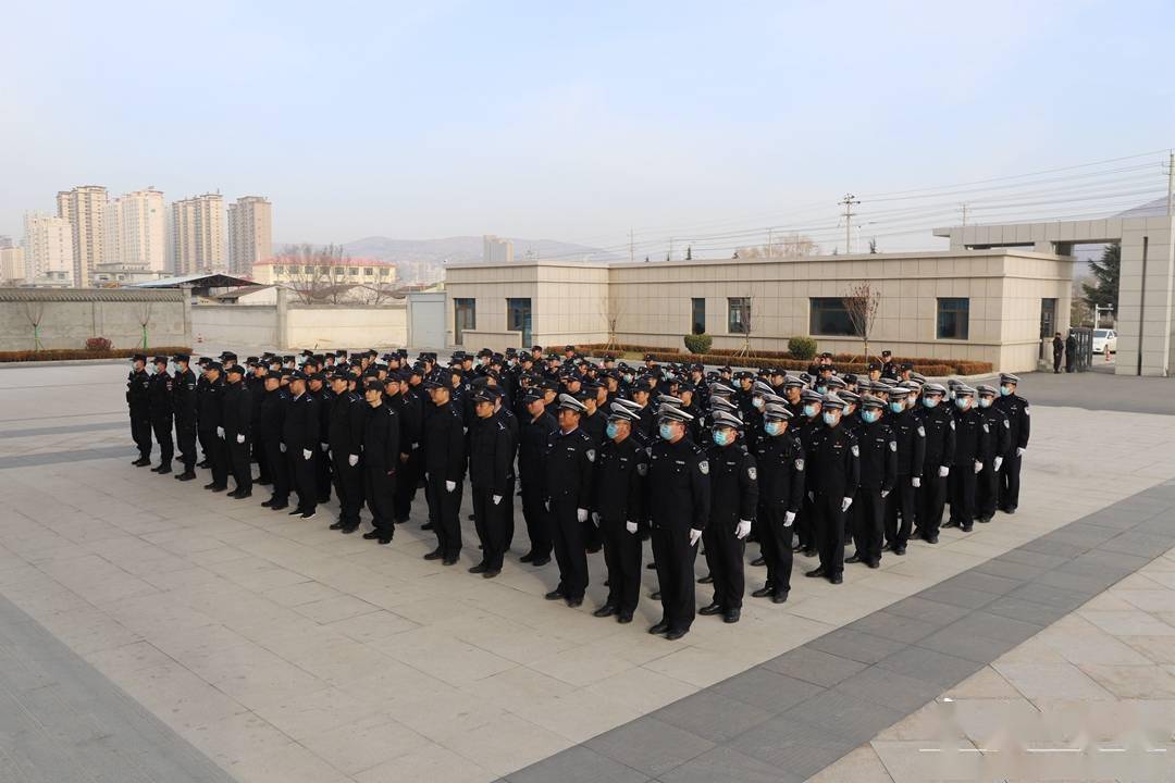 甘谷春光无限好练兵正当时