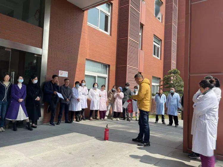 区妇幼保健院对全院员工进行消防安全知识培训