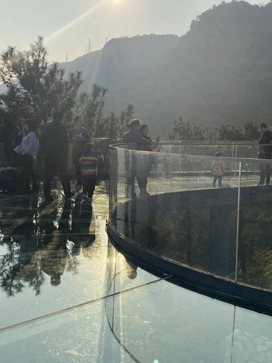 健身梯凭风看云一览北碚城区