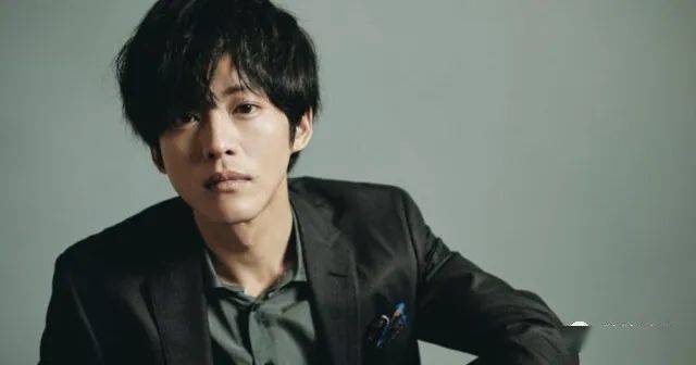 喜欢的女生 变成了大叔 井浦 喜欢的女生 变成了大叔 井浦