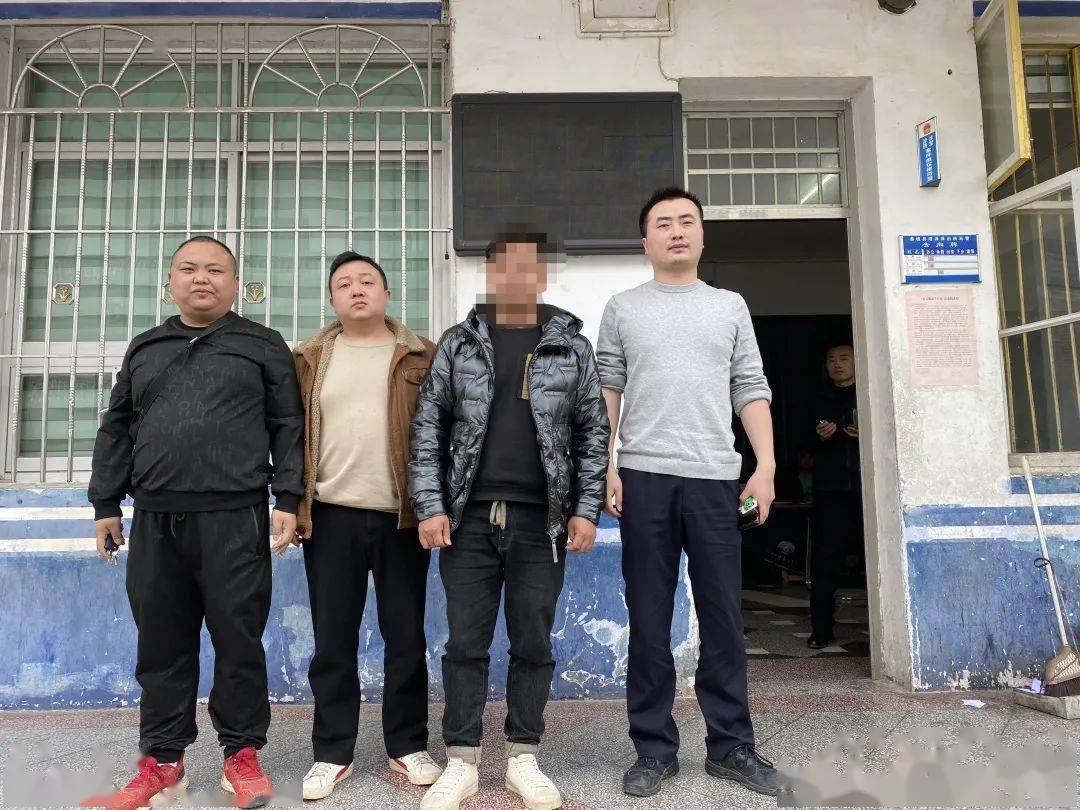 桑植警方3小时内抓获2名网上逃犯