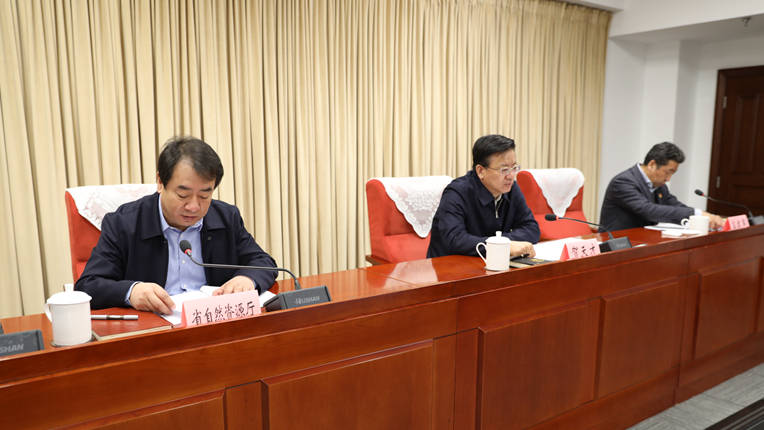 武耀文在通报中要求,各级各有关部门必须从讲政治的高度,进一步增强