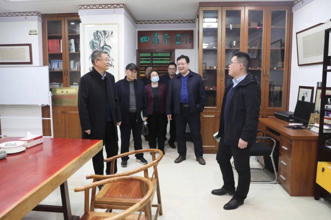 潍坊市原副市长潍坊中医药产业技术研究院名誉院长王光明一行到临朐县